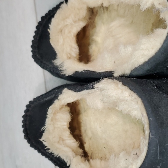 Ugg Australia Women 5732  Leather Insulated lined Loafer Slip on shoes sz 8 - Picture 9 of 13